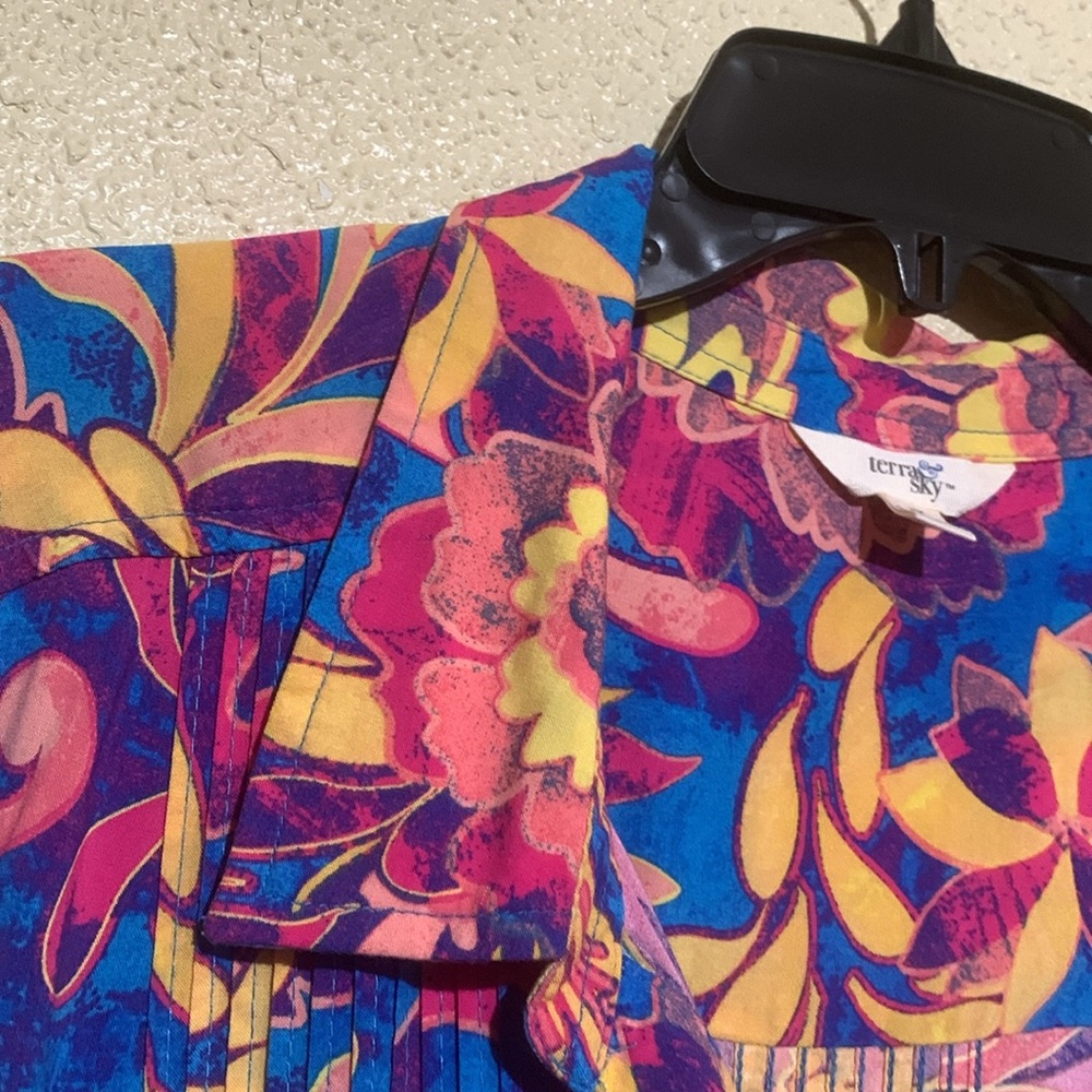 Terra & Sky Top 2X Blue Pink Yellow Floral Sleeveless Front Buttons Viscose - Picture 5 of 16